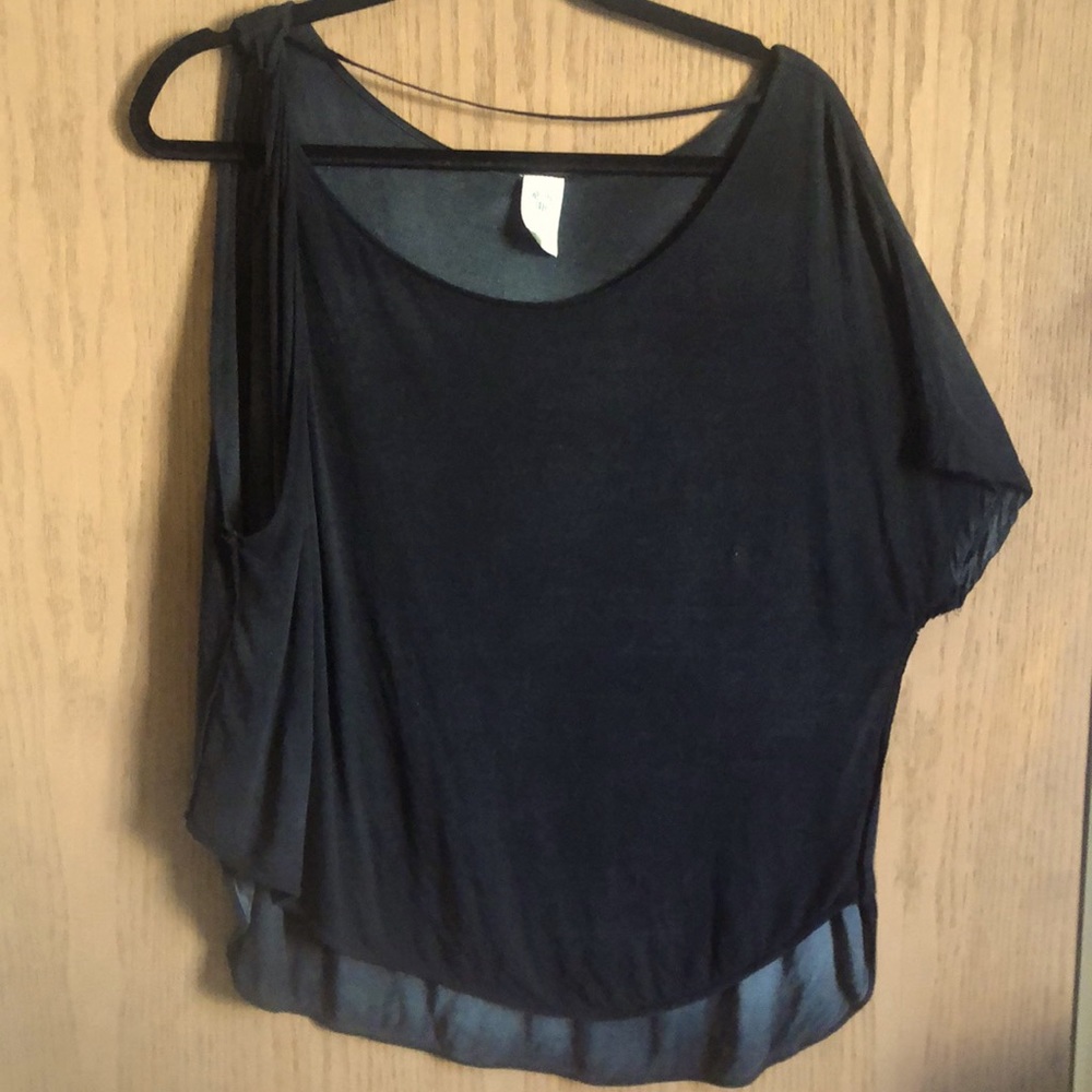 Top: Fun Oversized, High/Low, with 2 different sleeves!